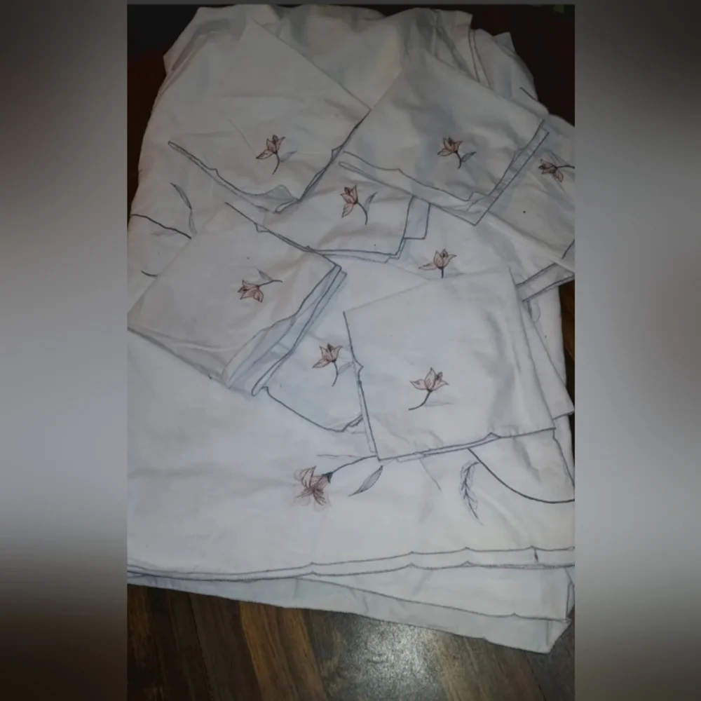 Vintage Linens/textiles Table Cloth Napkins Granny Chic Grandpa Cottagec…